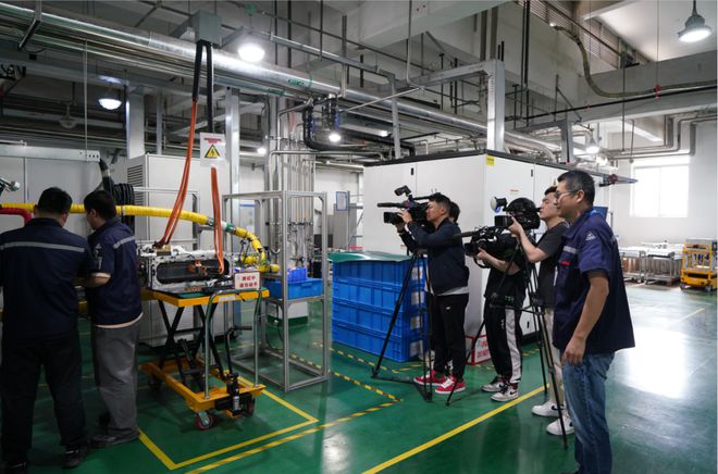 強化國際傳播，共繪發(fā)展新篇 中外媒體聚焦奉賢電子科技研發(fā)助推經(jīng)濟高質(zhì)量發(fā)展